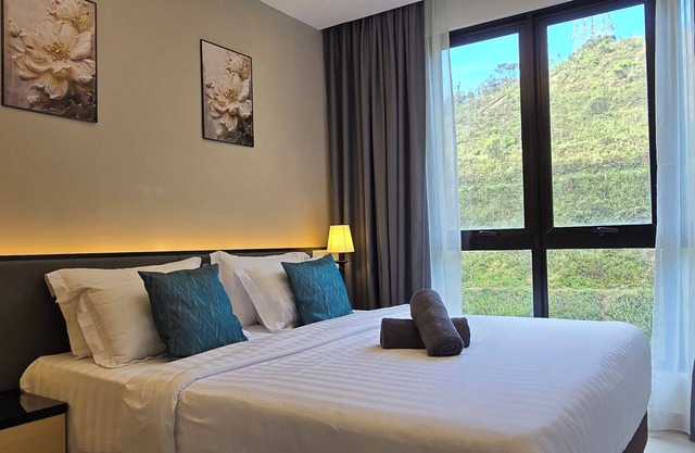 Cozy hotel suite in marvelous Genting Highlands with mountain view, WiFi