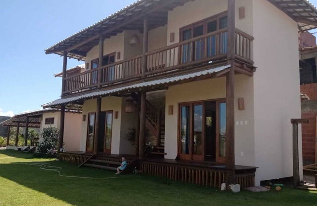 Cozy house, 4 en-suite bedrooms with private bathrooms and gourmet area.