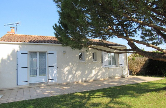 Cozy House in Calm Area - 3km from Beach, 1.4km from Lake, Close to Shops - L'Aiguillon-sur-Mer