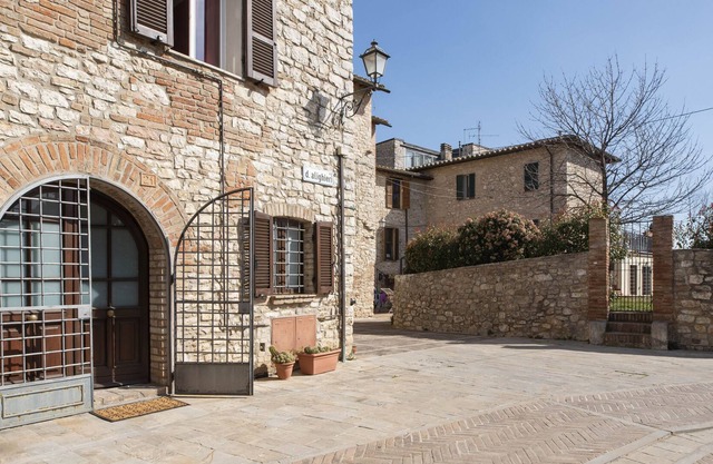 COZY HOUSE IN THE CHARMING UMBRIAN VILLAGE