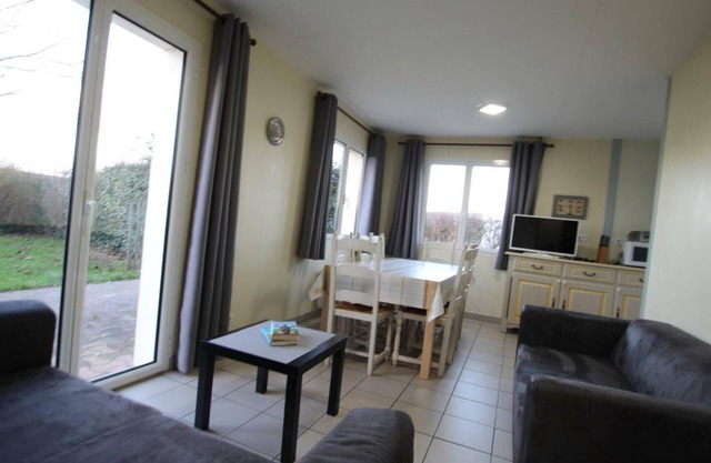 Cozy House near Cap du Rozel, 4BR, WiFi, Terrace, Close to Dunes, Pet-Friendly