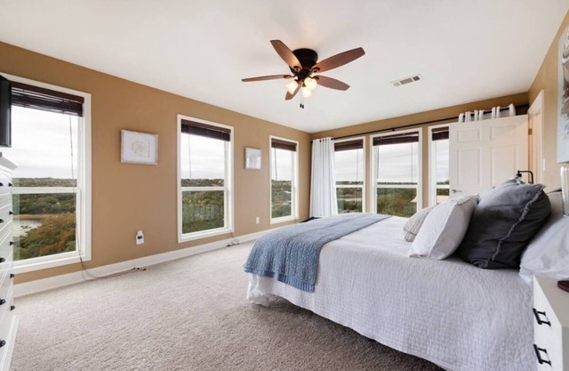 Cozy House on Lake Buchanan