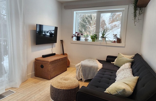 Cozy house perfectly located in the village, perfect getaway for couples.