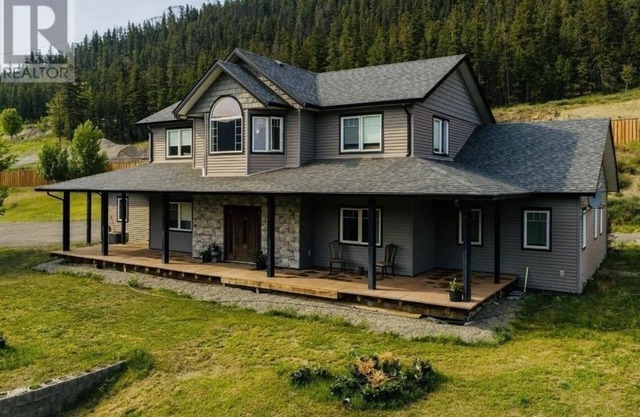 Cozy house with WiFi and fitness room in charming Williams Lake