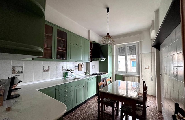 Cozy house with sea view 100 meters from the beach
