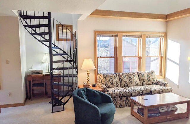 Cozy In-Town Condo | Pool | Hot Tub | Sauna