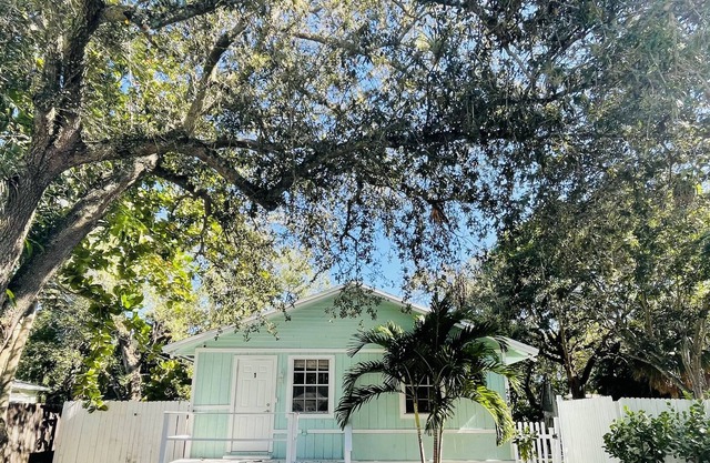 Cozy Key west vibe Apartment