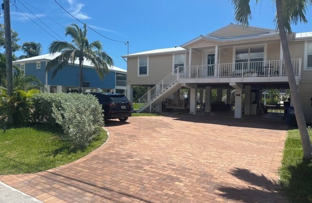 Cozy keys getaway