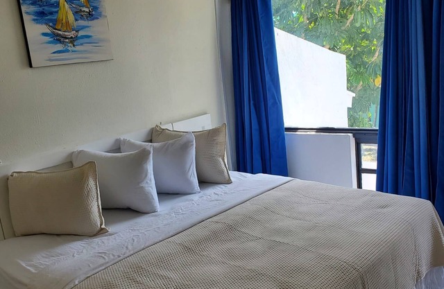 “ Cozy King Retreat w/Balcony”