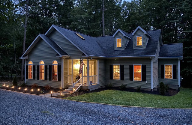 Cozy Lake Anna Retreat w/ Private Water Access