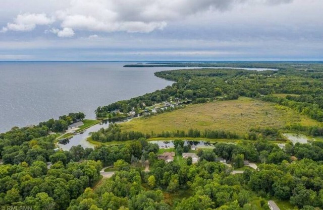 Cozy lake house for an all season get away!n