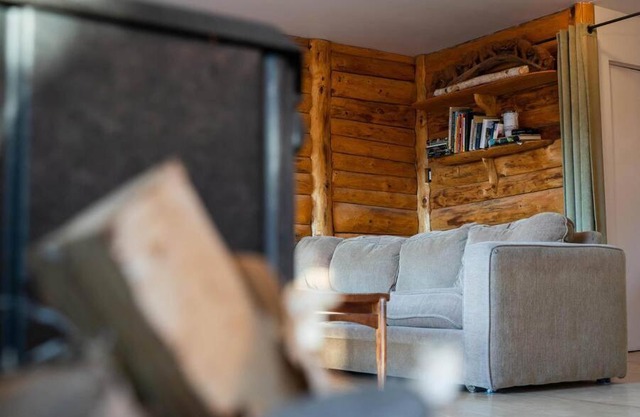 Cozy Lake Loj + Hot Tub & Fire Pit