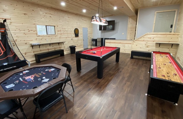 Cozy Lakefront Cabin with Game Room & Hot Tub