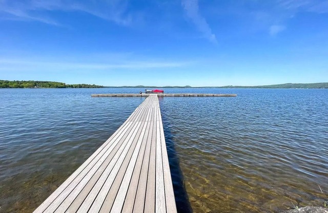 Cozy Lakeside Condo with a heated pool!