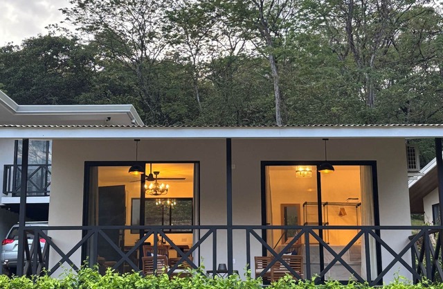 Cozy little house in enjoyable Costa Rica/Guanacaste with AC and WiFi.