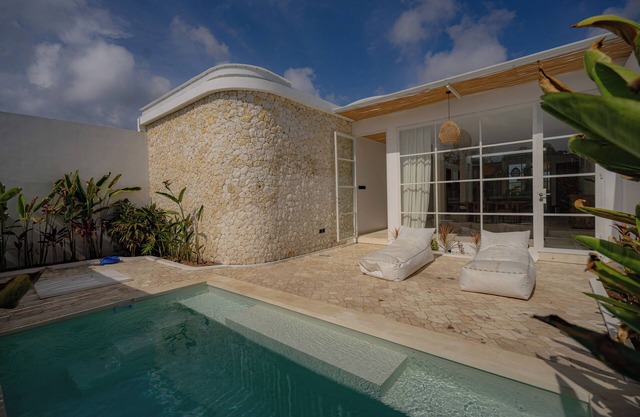 Cozy living 3 bedrooms pool villa - 5 minutes from the beach