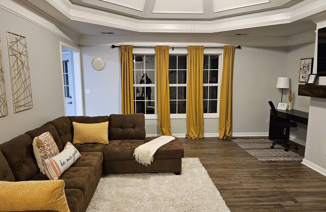 Cozy Living at Cambridge - house close to shops, golf clubs and restaurants.