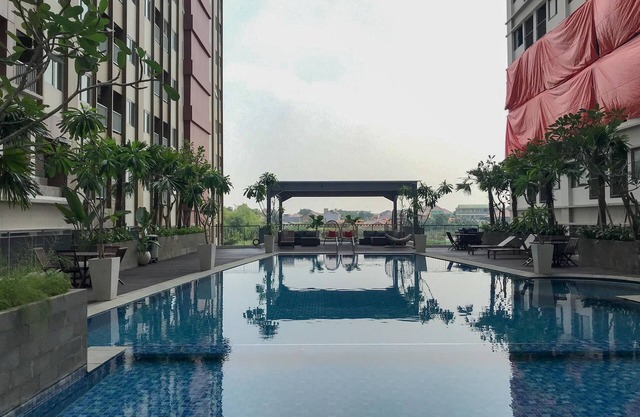 Cozy Living Studio at LRT City Jatibening Apartment