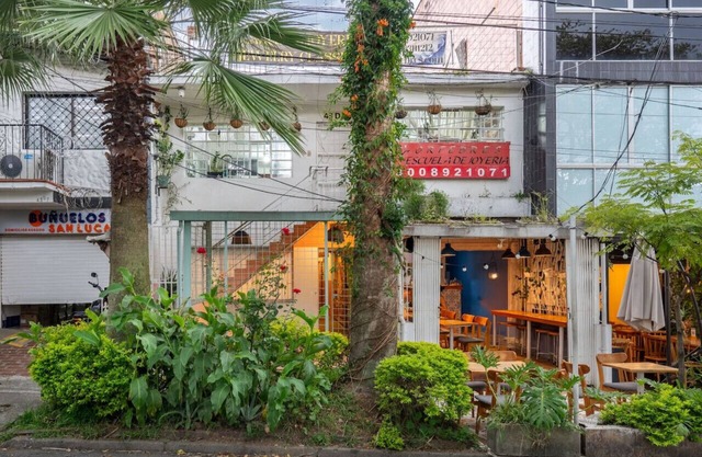 Cozy Loft Apartment in Manila with kitchenette