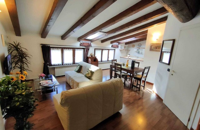 Cozy loft with private parking 3 minutes from the metro