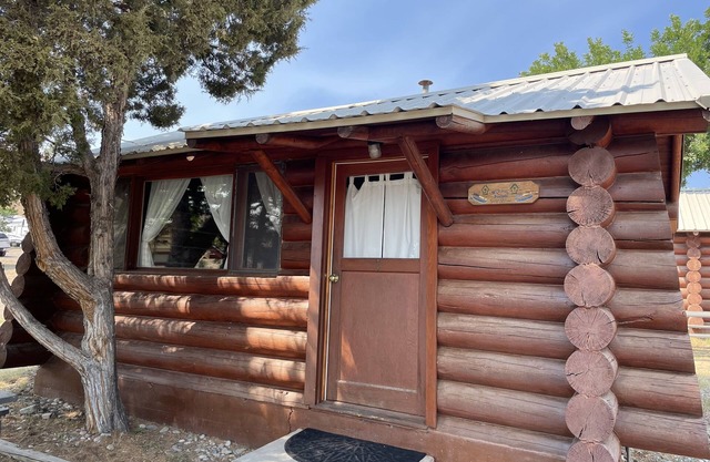 Cozy Log Cabin #1 on Beautiful Canyon Ferry Lake