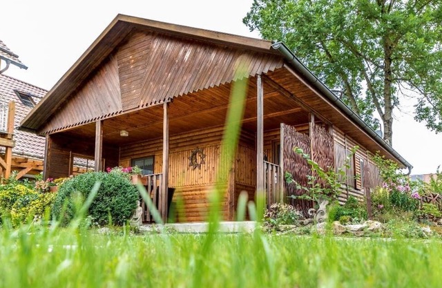 Cozy log cabin (72 m2) with terrace and sunbathing lawn