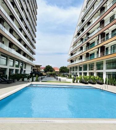Cozy & Luxurious East Legon Apt with gym, pool & rooftop