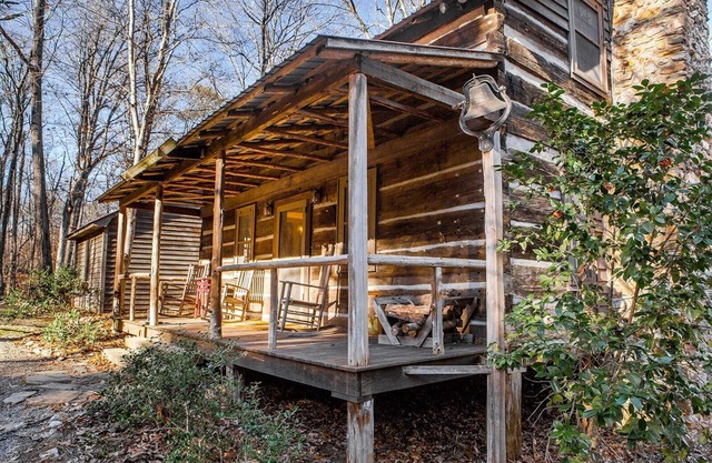 Cozy luxurious log cabin near the rocky river
