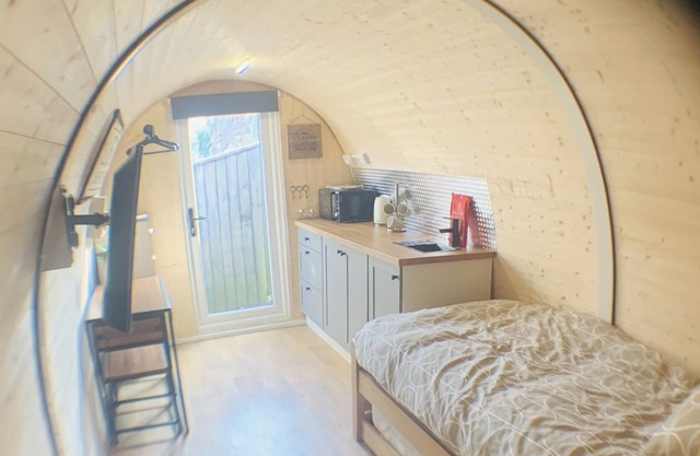 Cozy Luxury glamping pod with outdoor decking