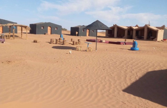 Cozy Camp with 6 bungalows in Mhamid, in the Sahara Dunes authentic Berber life