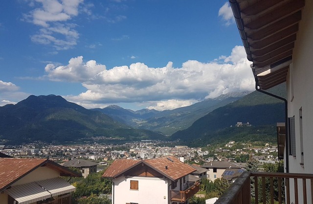 Cozy mini apartment with private parking 5 minutes from the lake