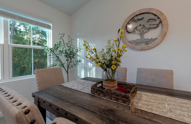 Cozy Modern 3 BR Retreat w/Fast Wi‑Fi/Office Desk & Self Check‑in – Ocala
