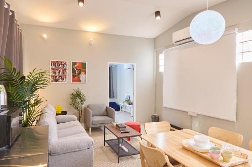 Cozy&Modern 6-BR Home, 14pax - Central, 5mins BTS