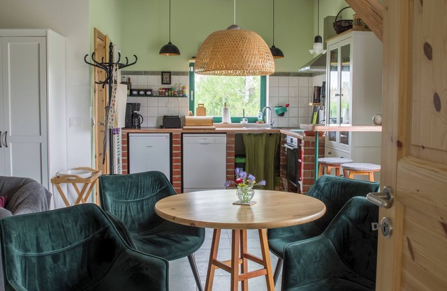 Cozy, modern apartment in the village by the lake