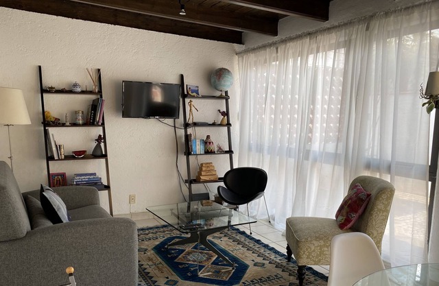 Cozy modern apartment in 16th century Coyoacán
