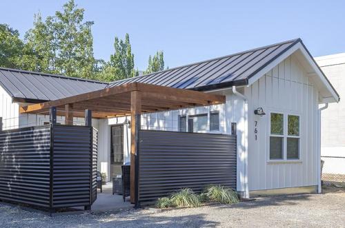 Cozy Modern Cottage