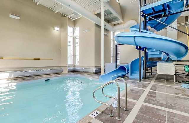 Cozy Mountain 1 BR Condo, pool, hot tub, close to all Canmore has to offer