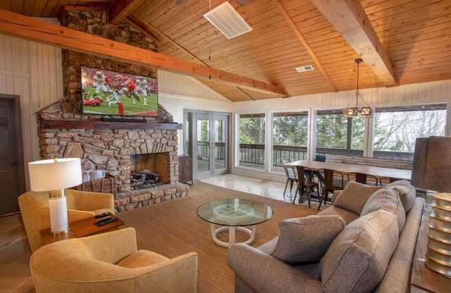 Cozy mountain cabin close to ski resorts, hiking trails and fishing.