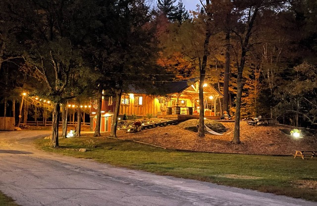 Cozy Mountain Cabin Hideaway in the heart of the White Mountains