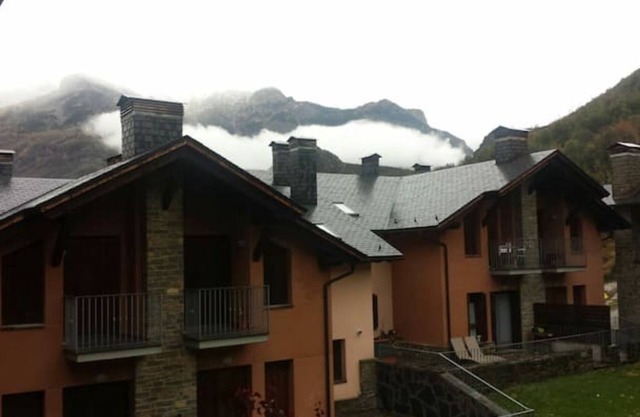 Cozy Mountain Lodge