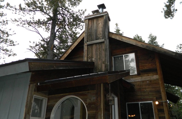 Cozy Mountain Getaway for Year Round Adventures!