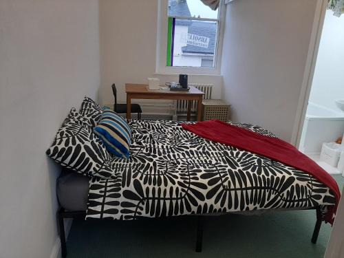 Cozy Newport stay near train station Wales