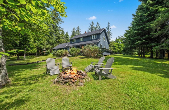 🐾Cozy Nights - Dog friendly home on the Eastern Shore of Rangeley Lake