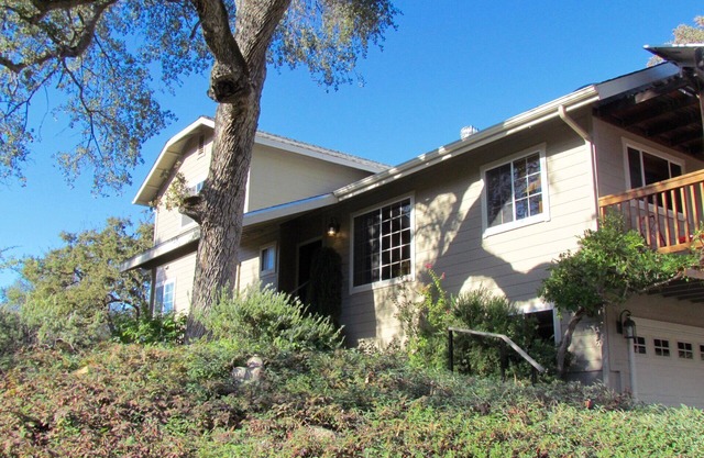 COZY OAKS ~ A Perfect Family Retreat