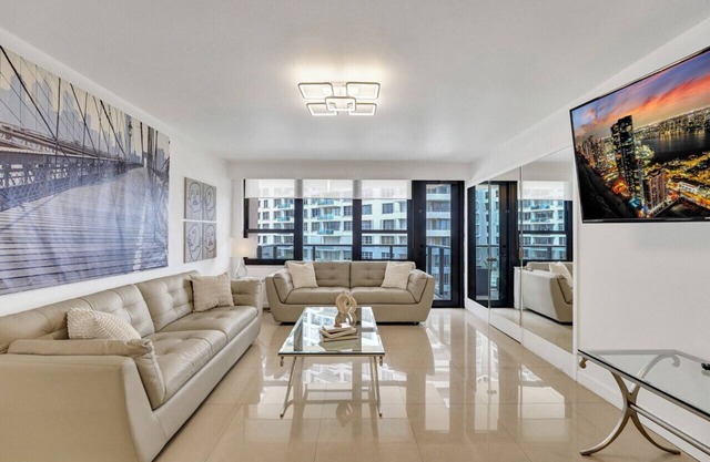 Cozy Ocean View Condo/Beach Service & Pool/617