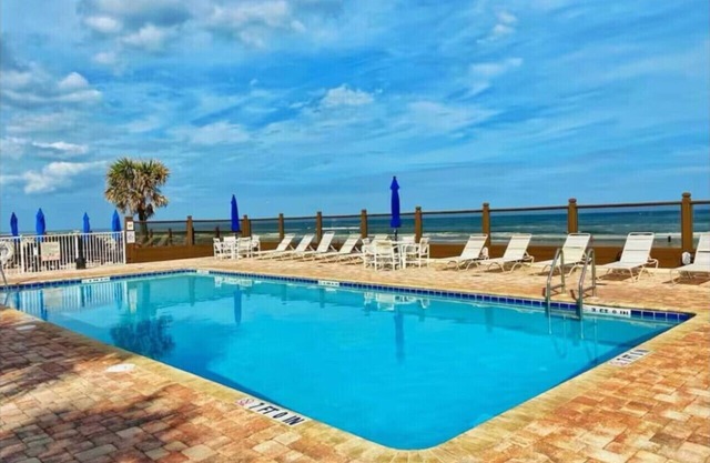 Cozy Oceanview Studio in Daytona