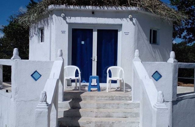 Cozy one bedroom, air conditioned, WiFi and pool.