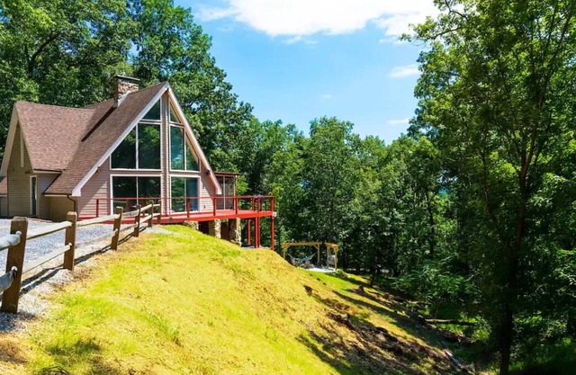 Cozy & Peaceful ⛺️ cabin 🪵 + 🔥 Tub + 🐶 friendly