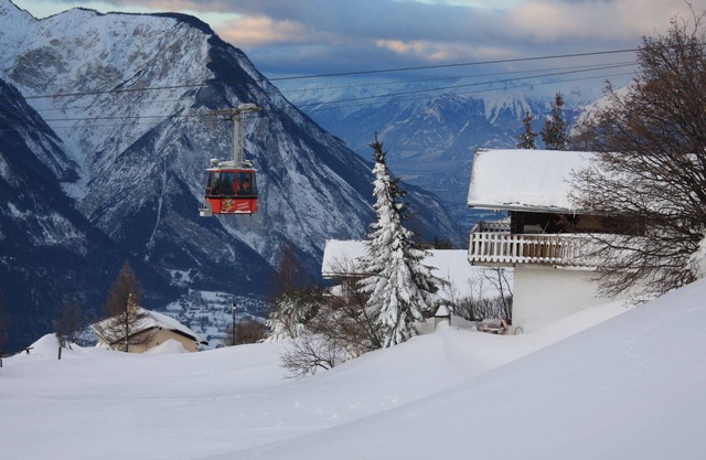 Cozy penthouse in Swiss Chalet Style