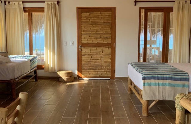 Cozy pet-friendly bungalow with ocean views and excellent atmosphere in Máncora.